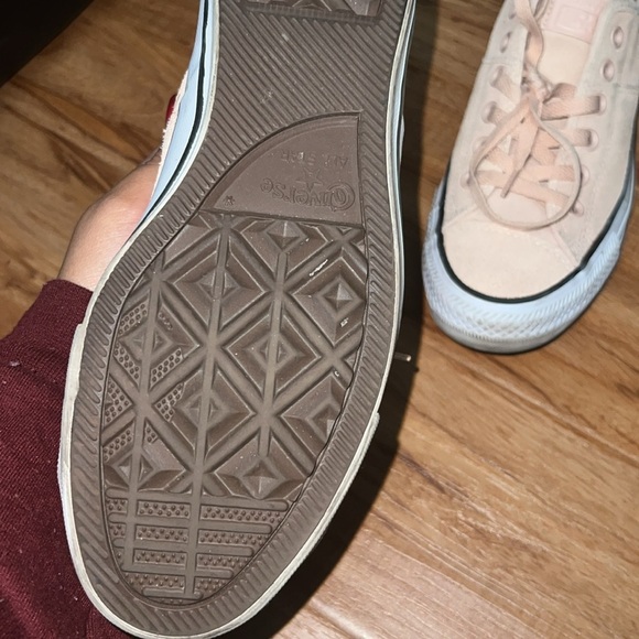 Converse - Picture 3 of 4